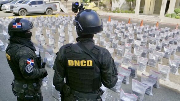 Sólo en operaciones internas, la Dirección Nacional de Control de Drogas (DNCD) realizó miles de allanamientos e interdicciones en espacios públicos.