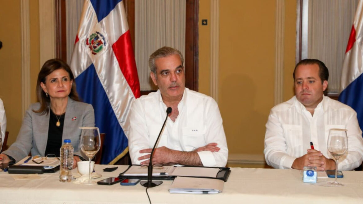 Presidente Abinader dispone suspensión de la docencia y las labores en los sectores público y privado