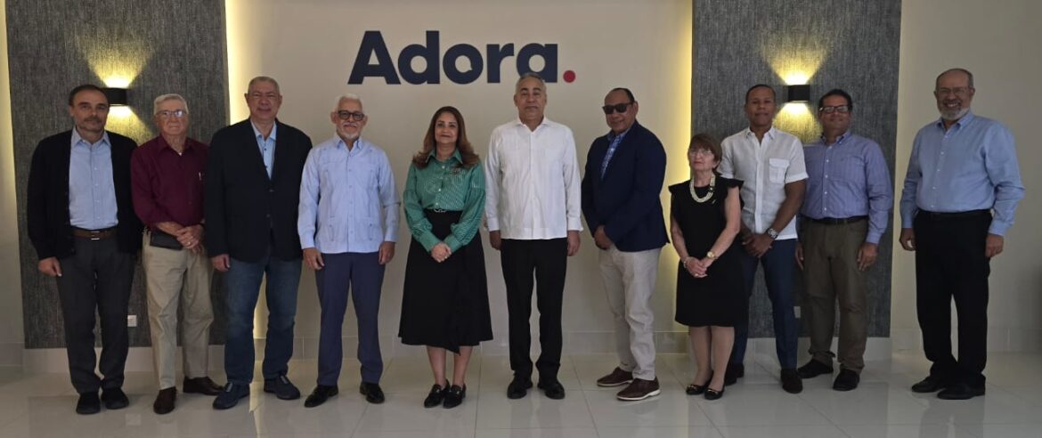 Directivos de Adora y Adopae