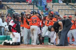 Este martes, los Leones del Escogido se enfrentan a los Tigres del Licey en Santo Domingo