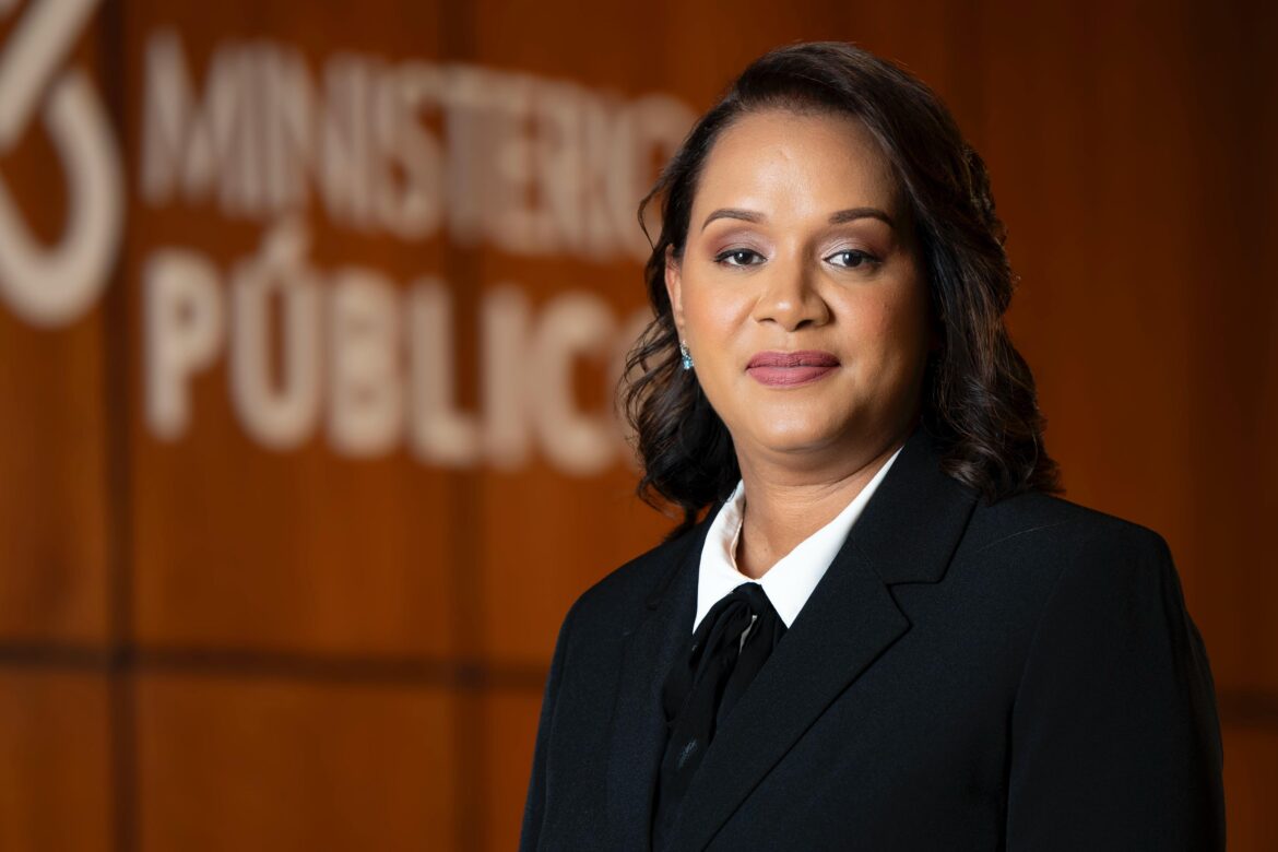 Procuradora de corte Mirna Ortiz